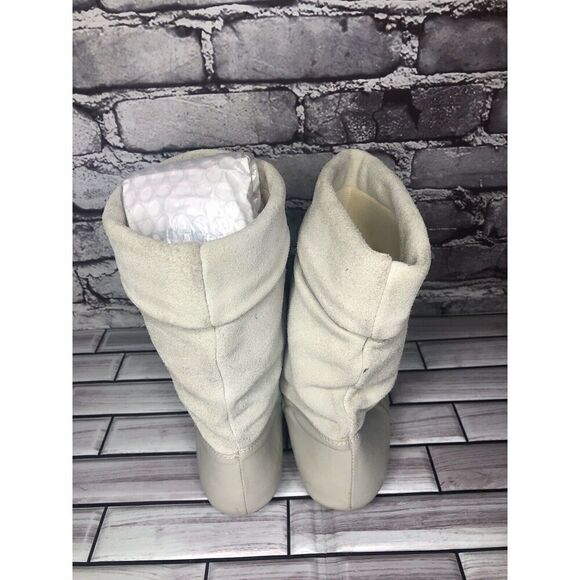tarantino’s Ivory Suede Leather Ankle Heel Boots Women Sz 7M US/38EU - Picture 10 of 16